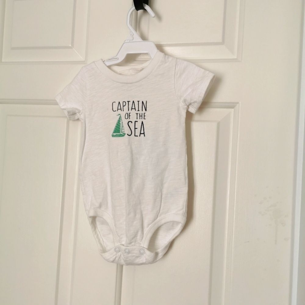 5/$10 Carter's short sleeve onesie 12 m